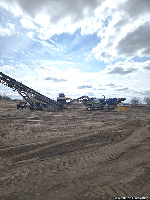 Sand hauling and delivery in Western Minnesota and Easterm North Dakota